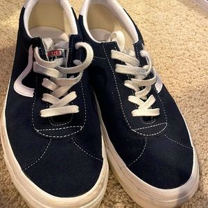 Men’s Navy Old School Vans size 10.5